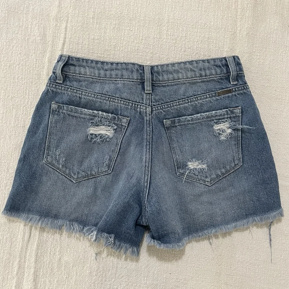 KanCan mid rise distressed raw hem denim‎ Jean shorts Size Medium Vacation Boho